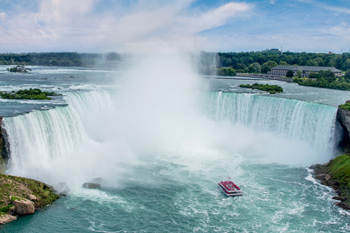 Niagara Falls Student Tours - Students riding the Hornblower Cruise